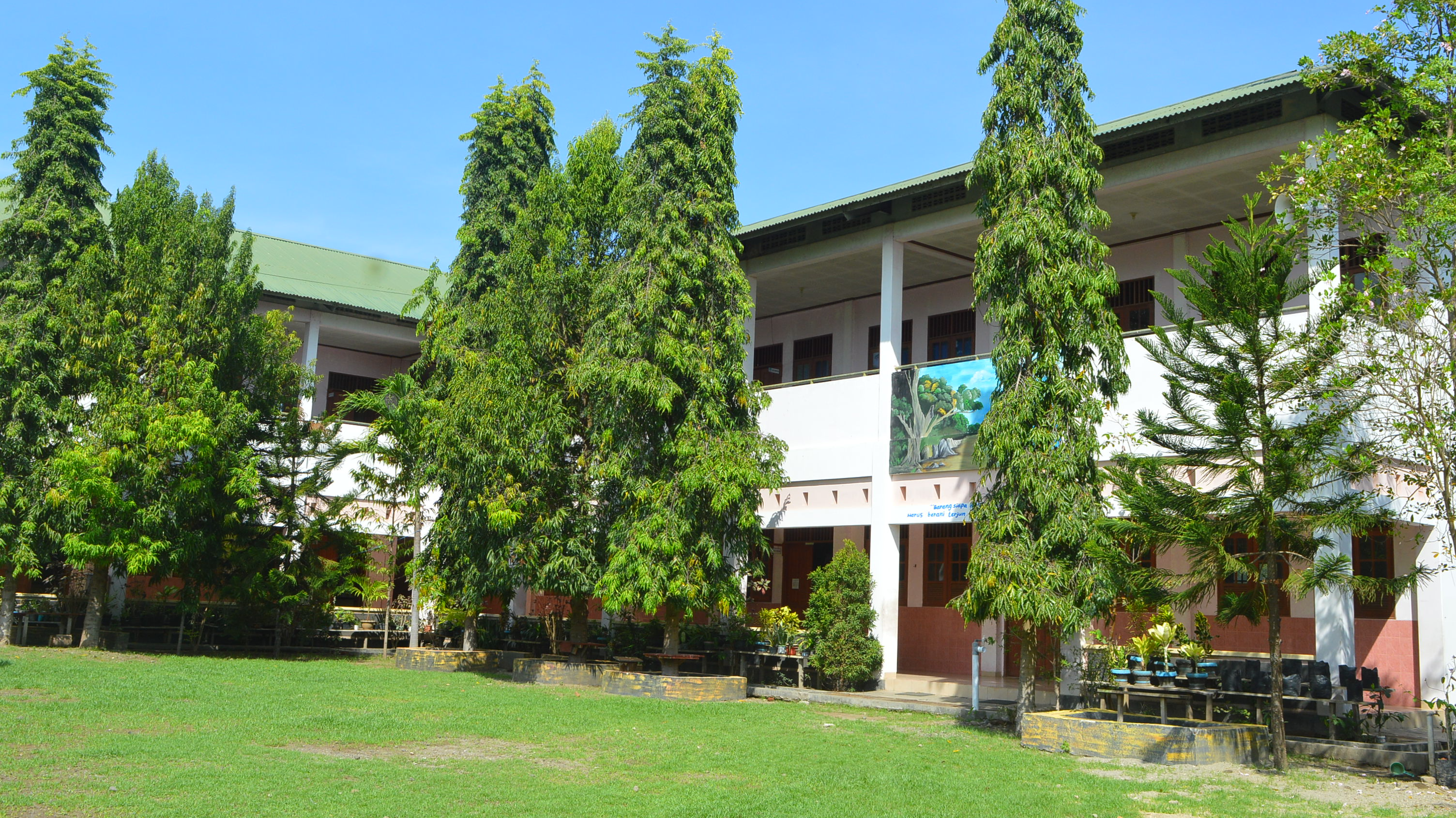 HALAMAN SEKOLAH