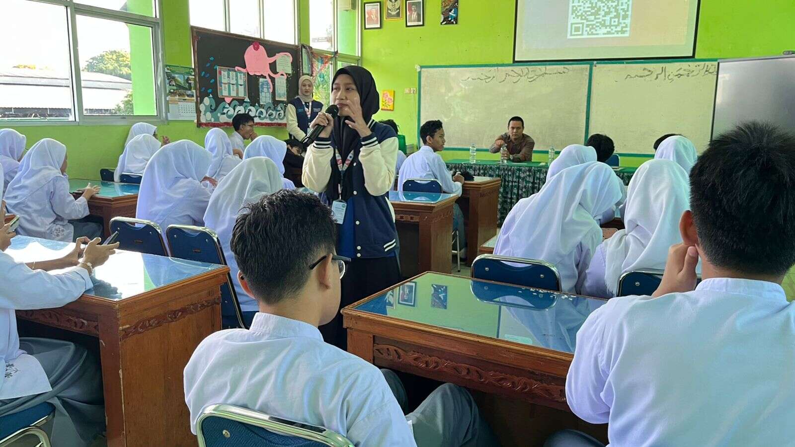 Cetak Wirausaha Muda, SMK Islam PB Soedirman 2 Jakarta Latih Siswa Produksi dan Pemasaran