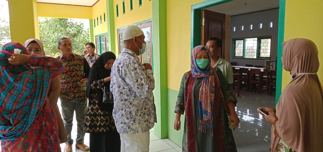 Acara Penerimaan Bantuan Perangkat Komputer dari Dinas Pendidikan
