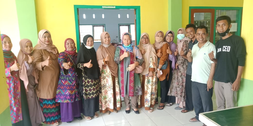 Acara Penerimaan Bantuan Perangkat Komputer dari Dinas Pendidikan