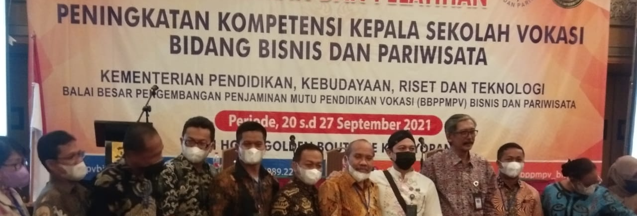 Peningkatan kompetensi kepala sekolah