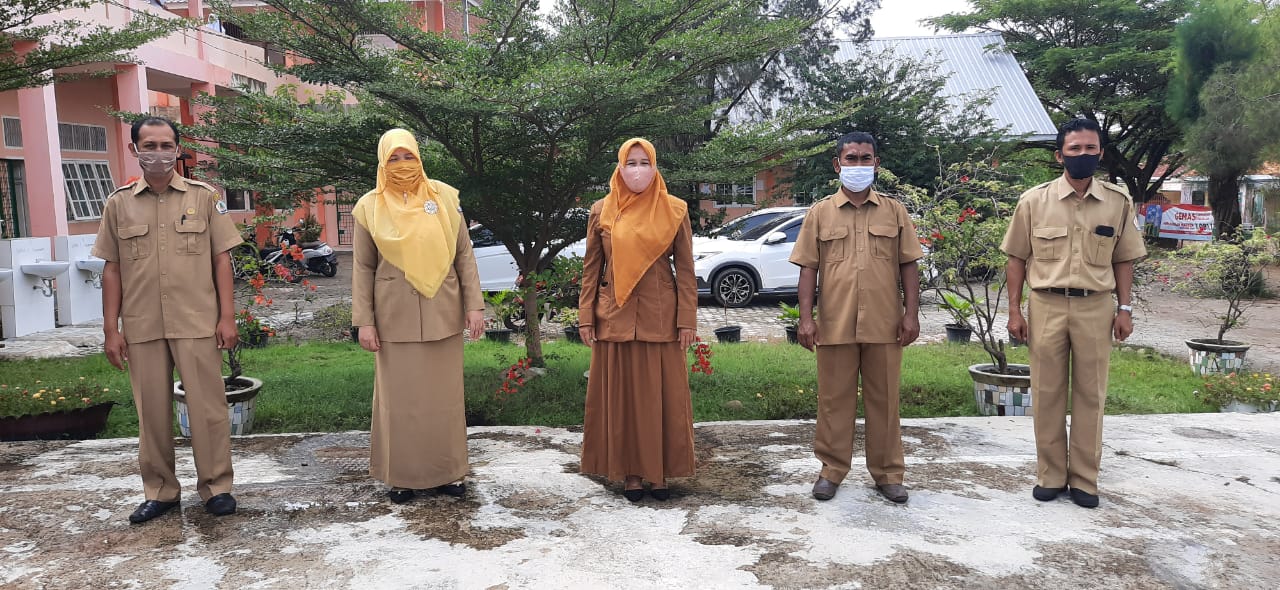 Foto Bersama Kepala Sekolah dan Wakil