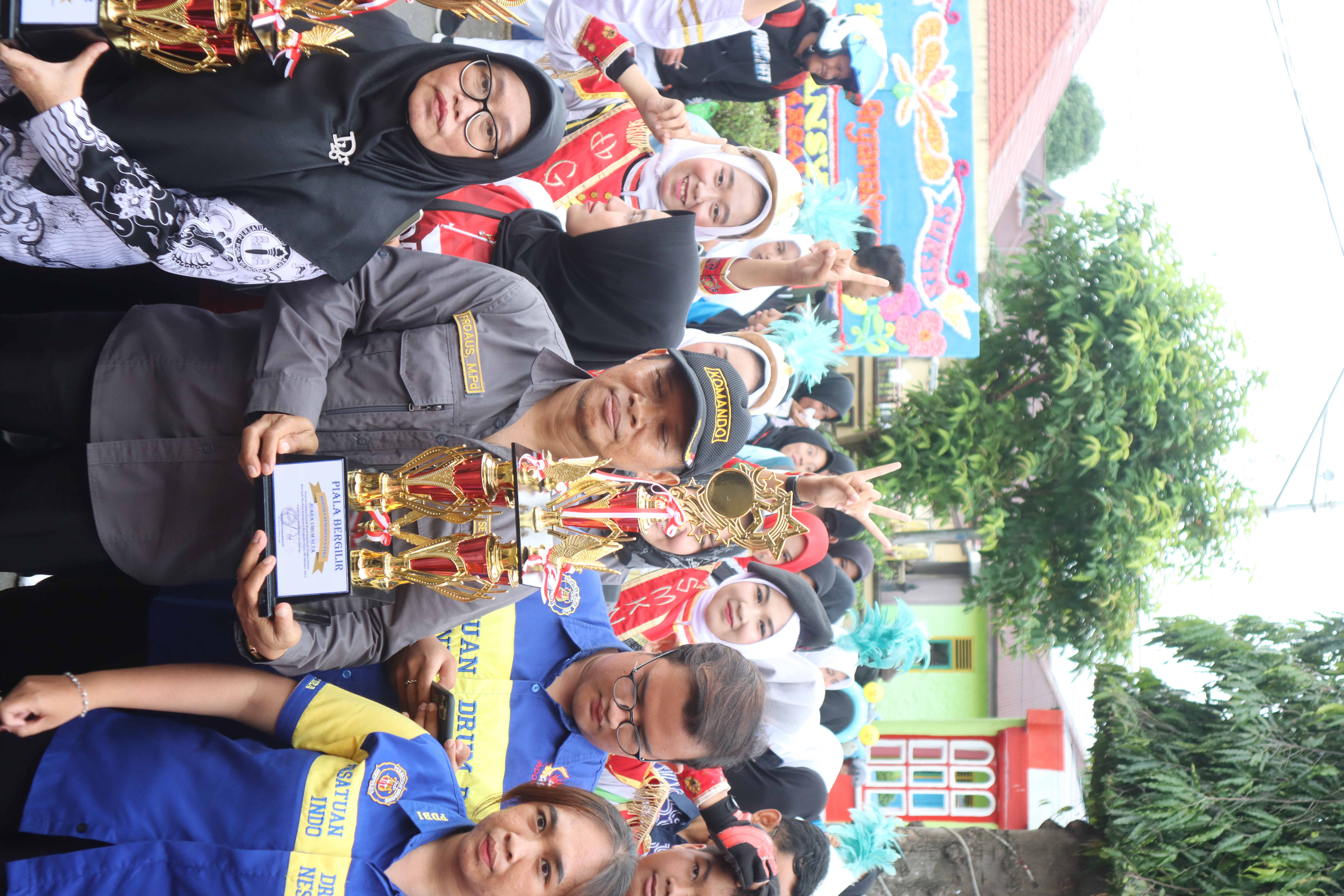 DRUMBAND GITA CEMPAKA GADING SMK NEGERI  2 BENGKULU UTARA MENJADI JUARA 1 DI HUT KOTA ARGA MAKMUR KE-46