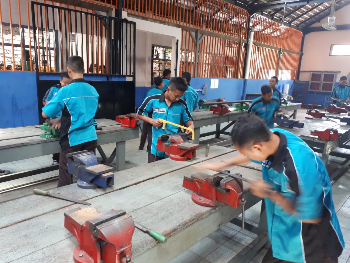 Kompetensi Keahlian Teknik Kendaraan Ringan Otomotif
