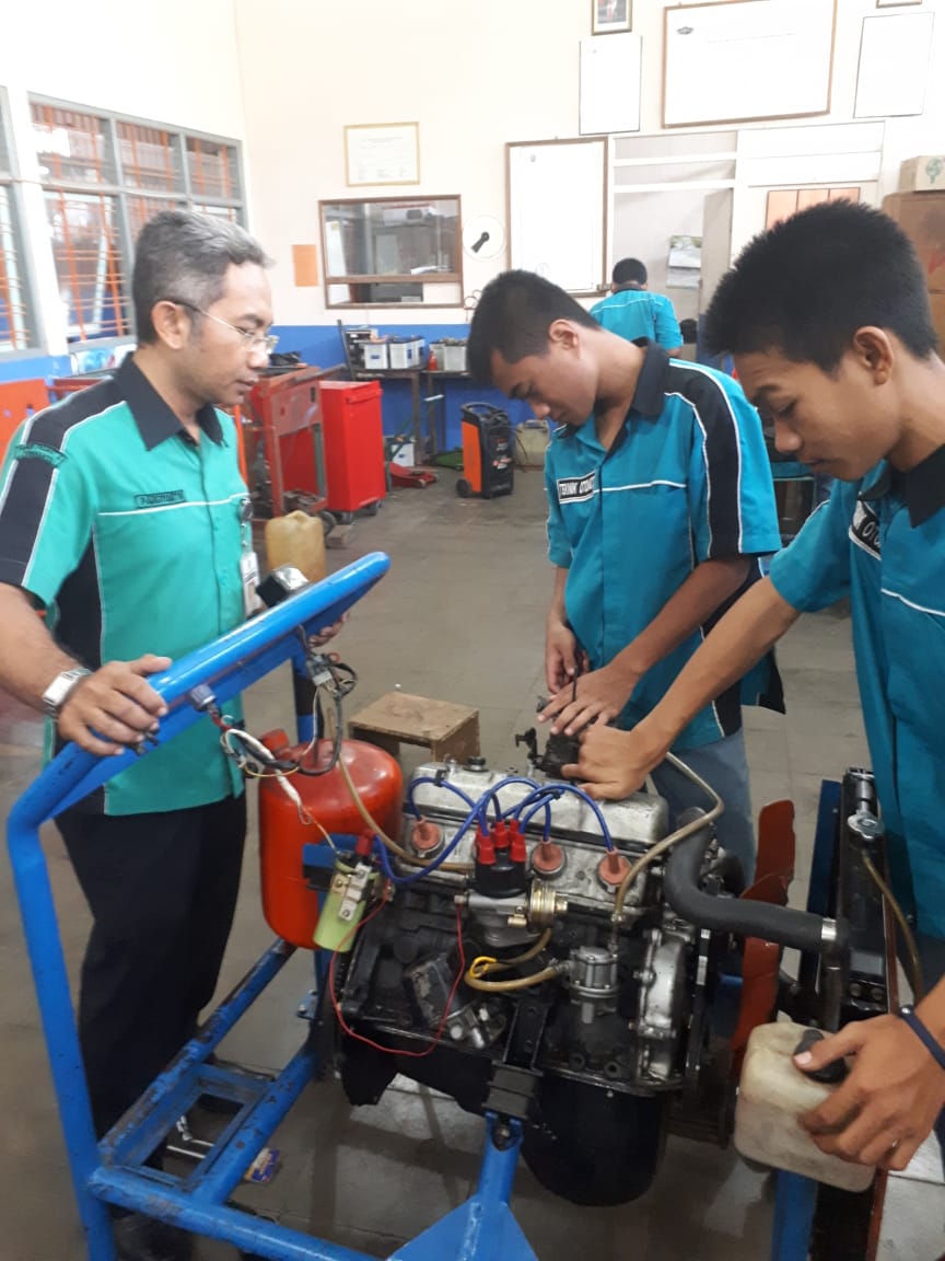 Kompetensi Keahlian Teknik Kendaraan Ringan Otomotif