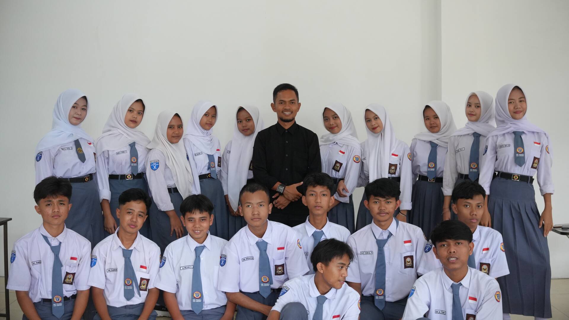 SISWA SISWI SMK PIRAMIDA