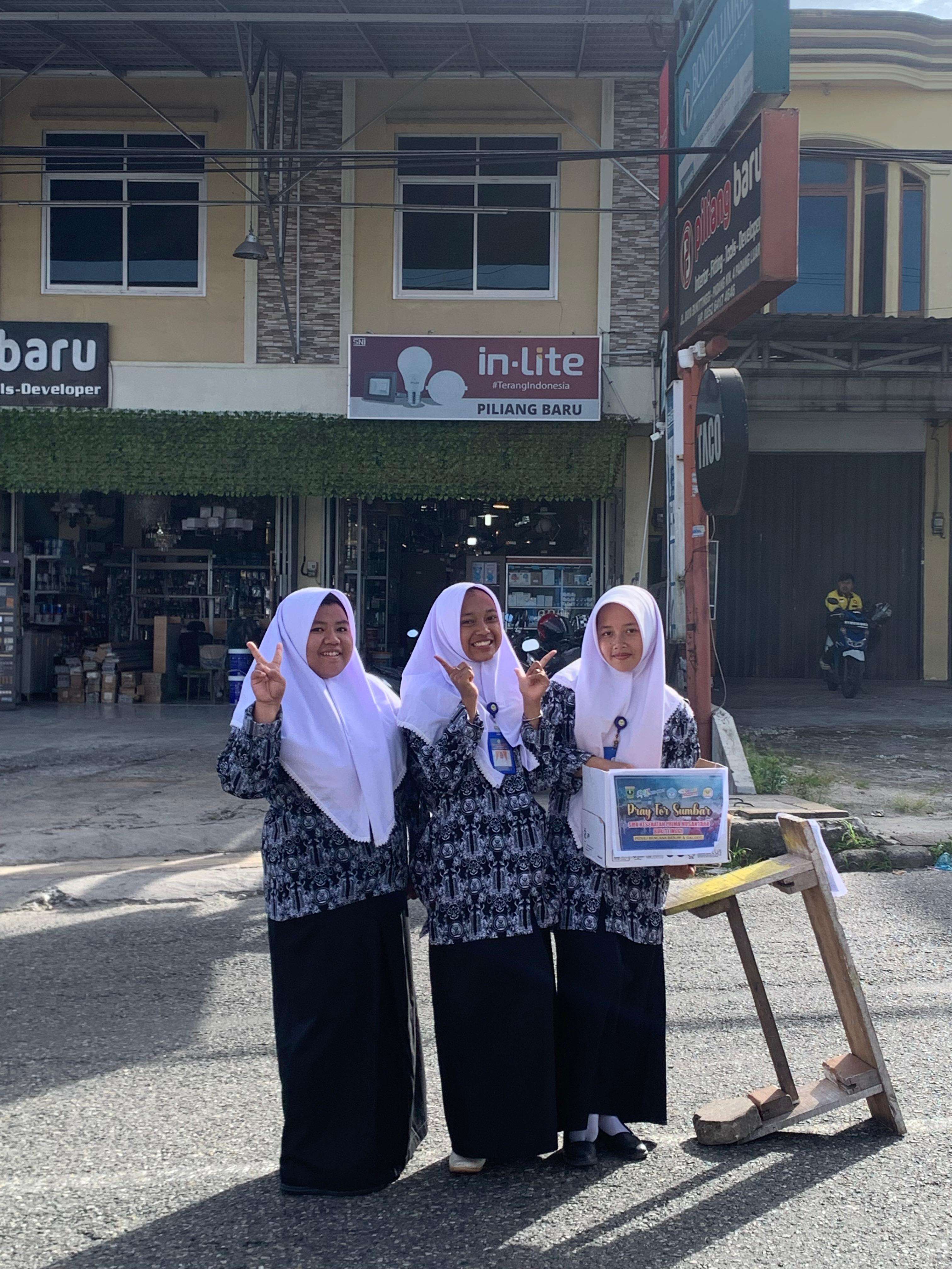 SMK KESEHATAN PRIMA NUSANTARA BUKITTINGGI PEDULI BENCANA BANJIR DAN GALODO, SISWA BERPARTISIPASI UNTUK OPEN DONASI UNTUK BENCARA GALODO DI SUMATERA BARAT