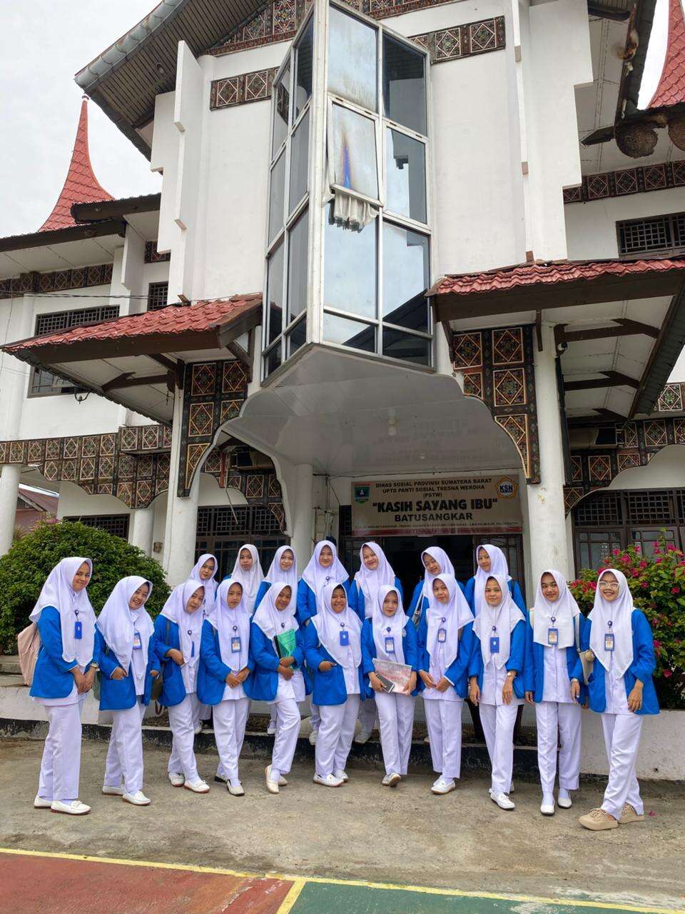 PRAKTEK KERJA LAPANGAN (PKL) KELAS XII LAYANAN KESEHATAN DI UPTD PANTI SOSIAL TRESNA WERDHA (PSTW) KASIH SAYANG IBU BATUSANGKAR