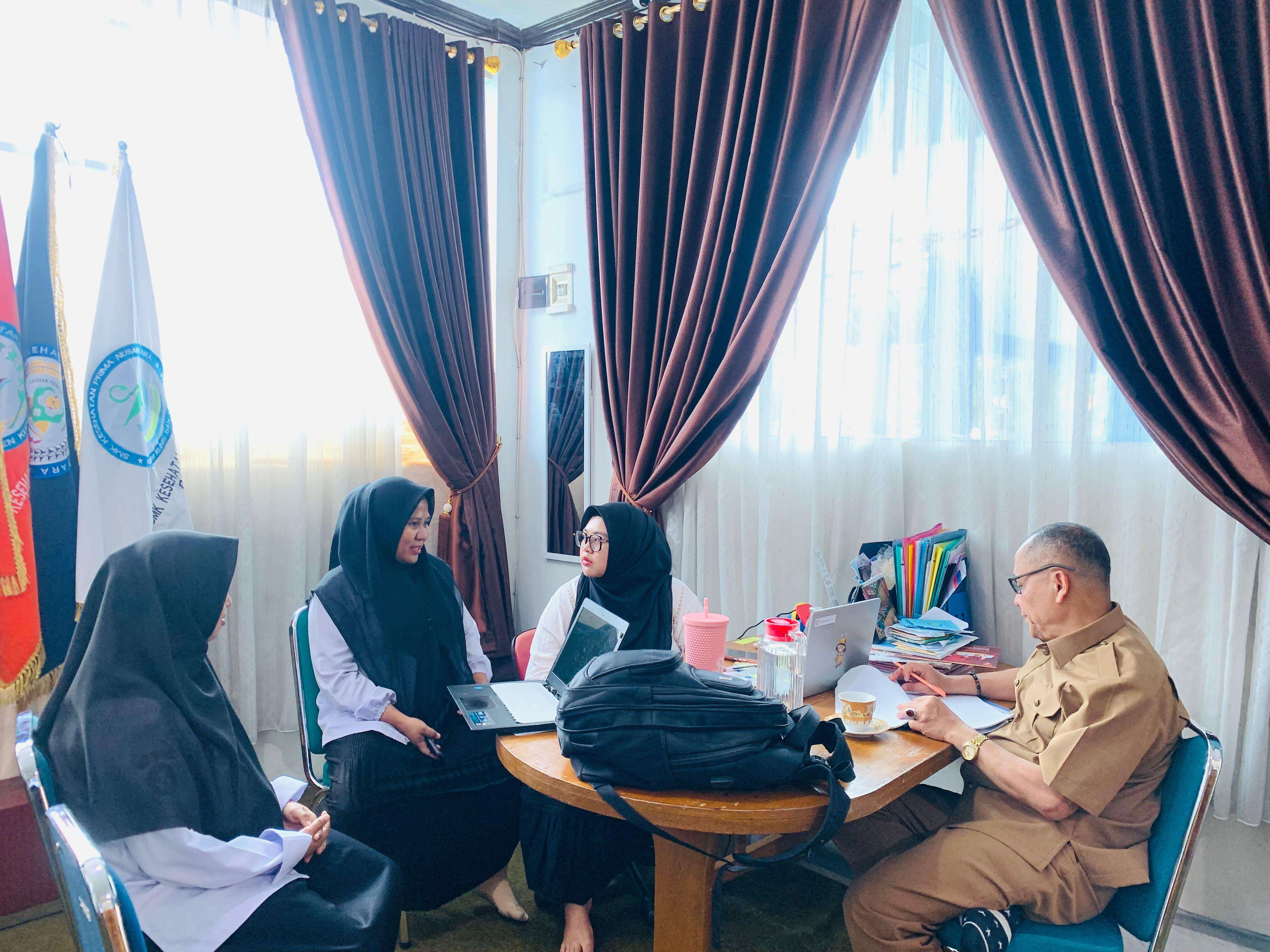 BIMBINGAN OLEH PENGAWAS SEKOLAH BAPAK DRS. MUCHRIZAL DI SMK KESEHATAN PRIMA NUSANTARA BUKITTINGGI