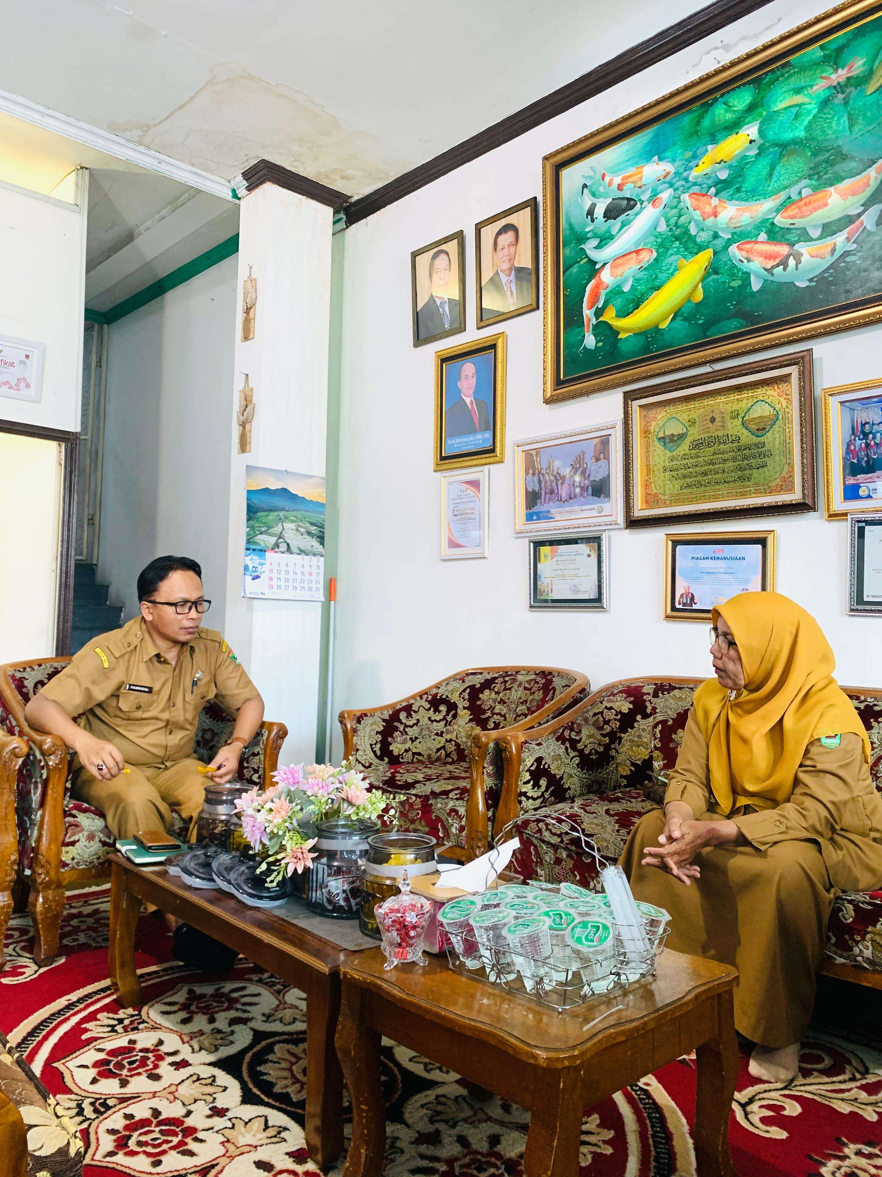 KUNJUNGAN OLEH IBU MIRA DAN BAPAK FADRIZAL CABANG DINAS PENDIDIKAN WILAYAH 1 DI SMK KESEHATAN PRIMA NUSANTARA BUKITTINGGI