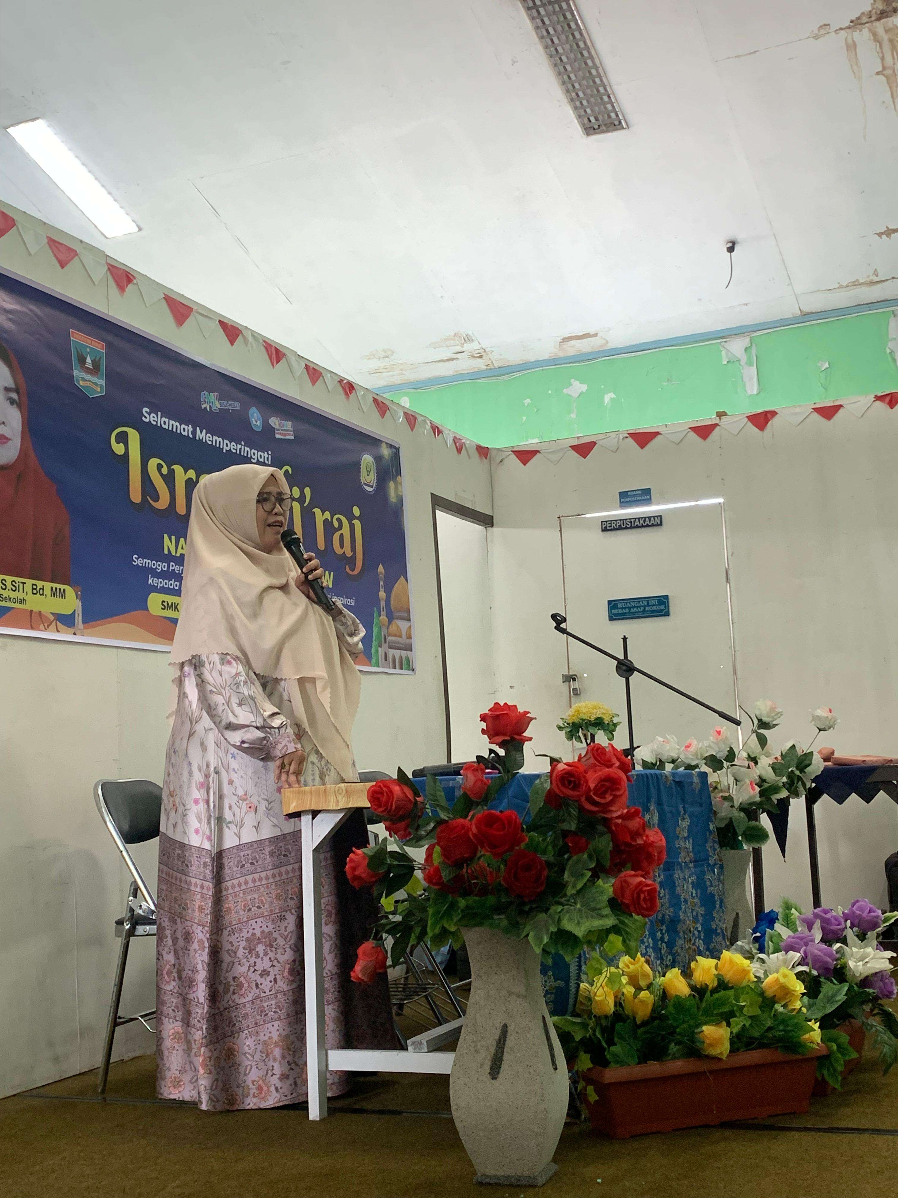 KEGIATAN MEMPERINGATI ISRA MI’RAJ NABI MUHAMMAD SAW DI SMK KESEHATAN PRIMA NUSANTARA BUKITTINGGI