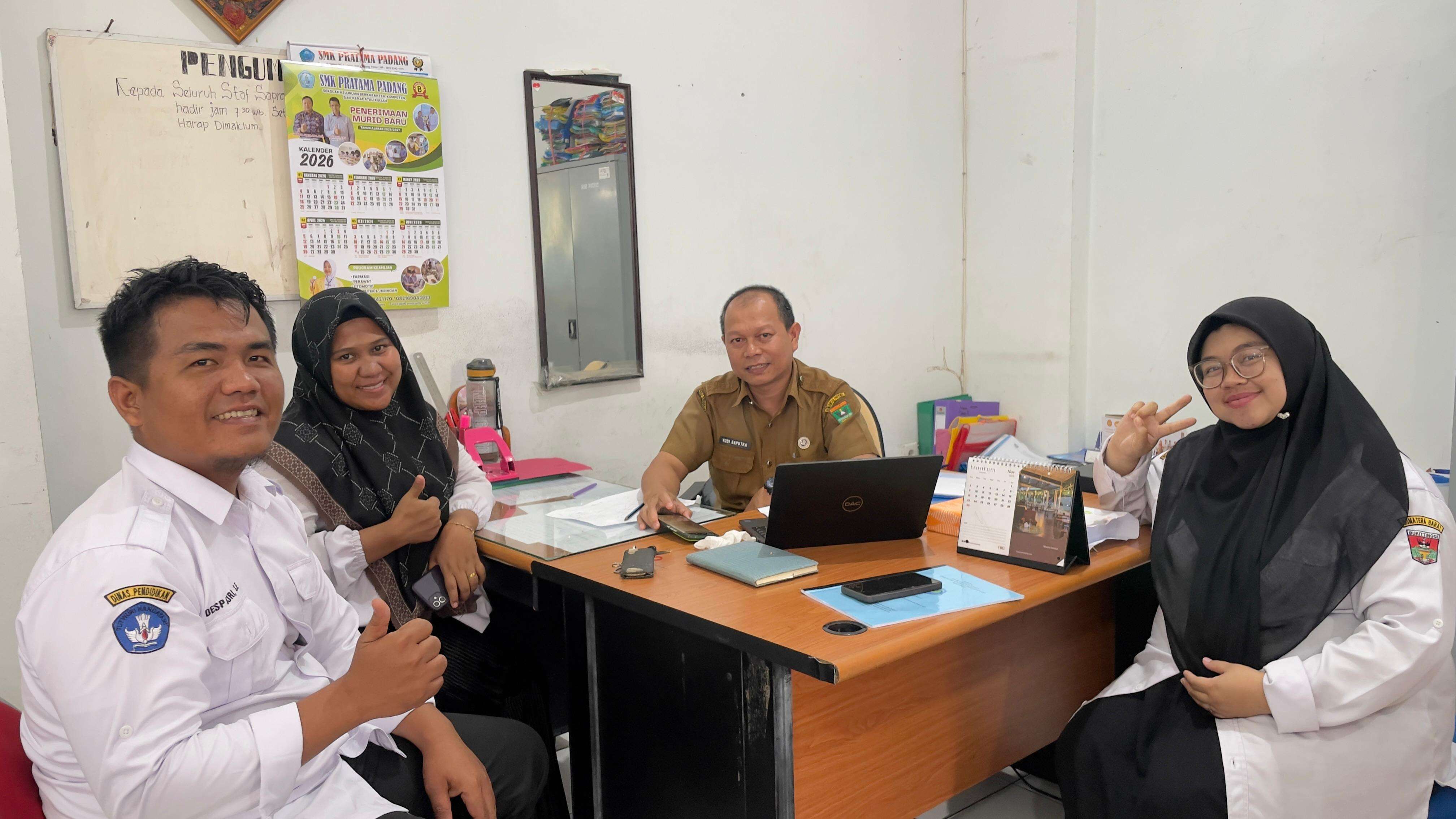 KEGIATAN DISKUSI DENGAN KOORDINATOR PSMK DI DINAS PENDIDIKAN PROVINSI SUMATERA BARAT TENTANG PENAMBAHAN PROGRAM KEAHLIAN BARU SMK KESEHATAN PRIMA NUSANTARA BUKITTINGGI