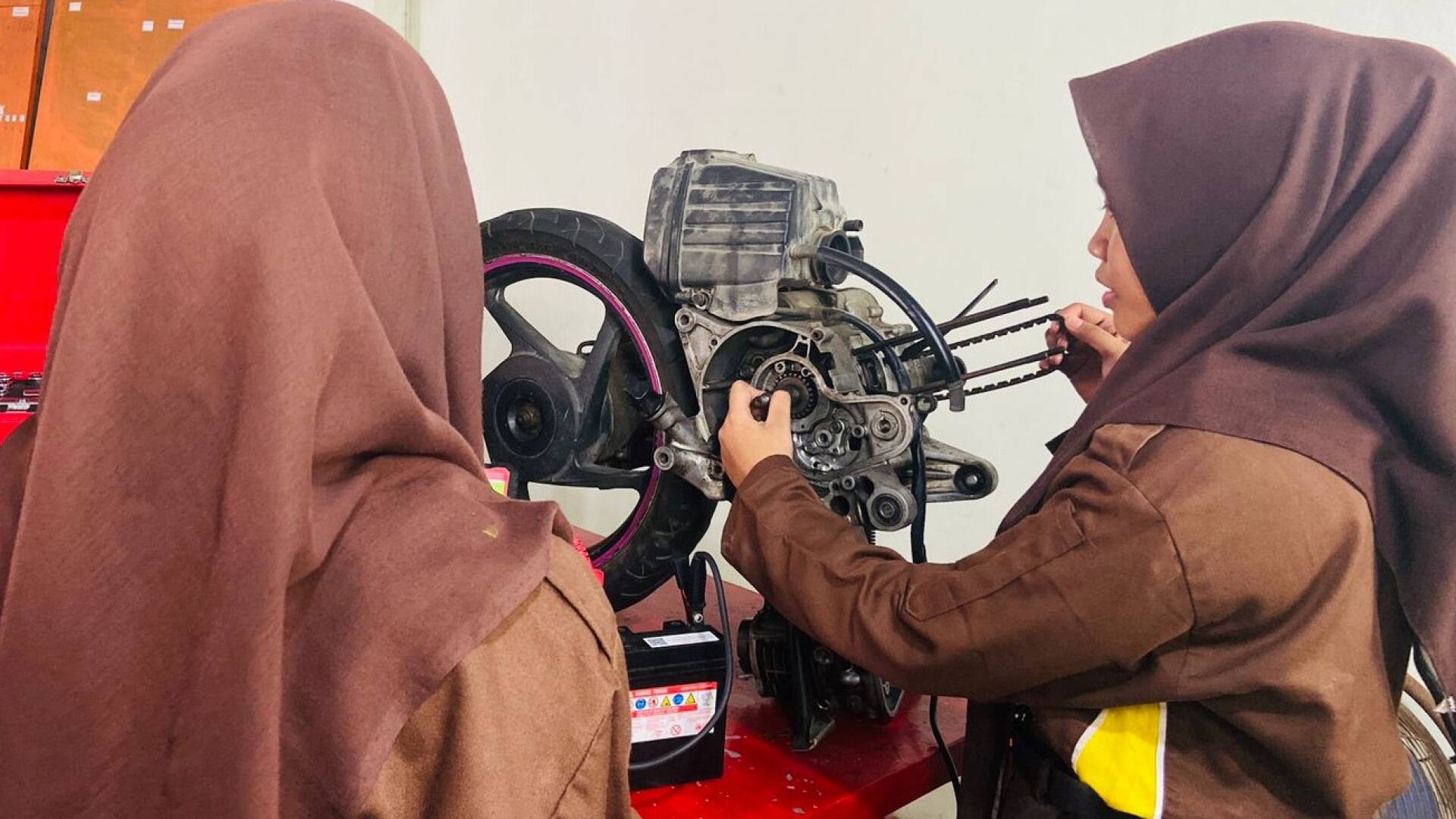 Teknik dan Bisnis Sepeda Motor