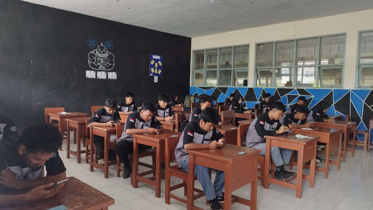 Optimalisasi Teknologi, SMK Islam Cipasung Gelar Asesmen Sumatif Akhir Semester Ganjil Berbasis LMS SchoolMedia.