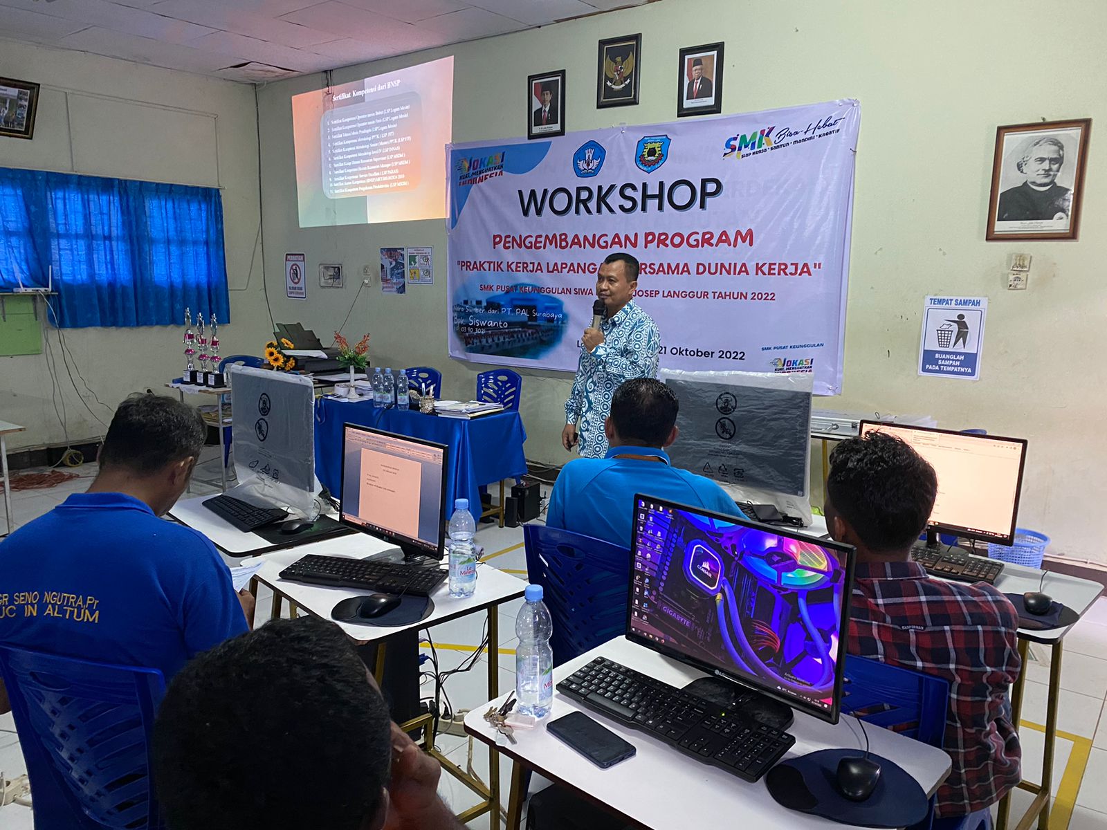 WORK SHOP - Pengembangan Program PPKL Bersama Dunia Kerja Oleh Bpk. Siswanto: PT. Pal Surabaya