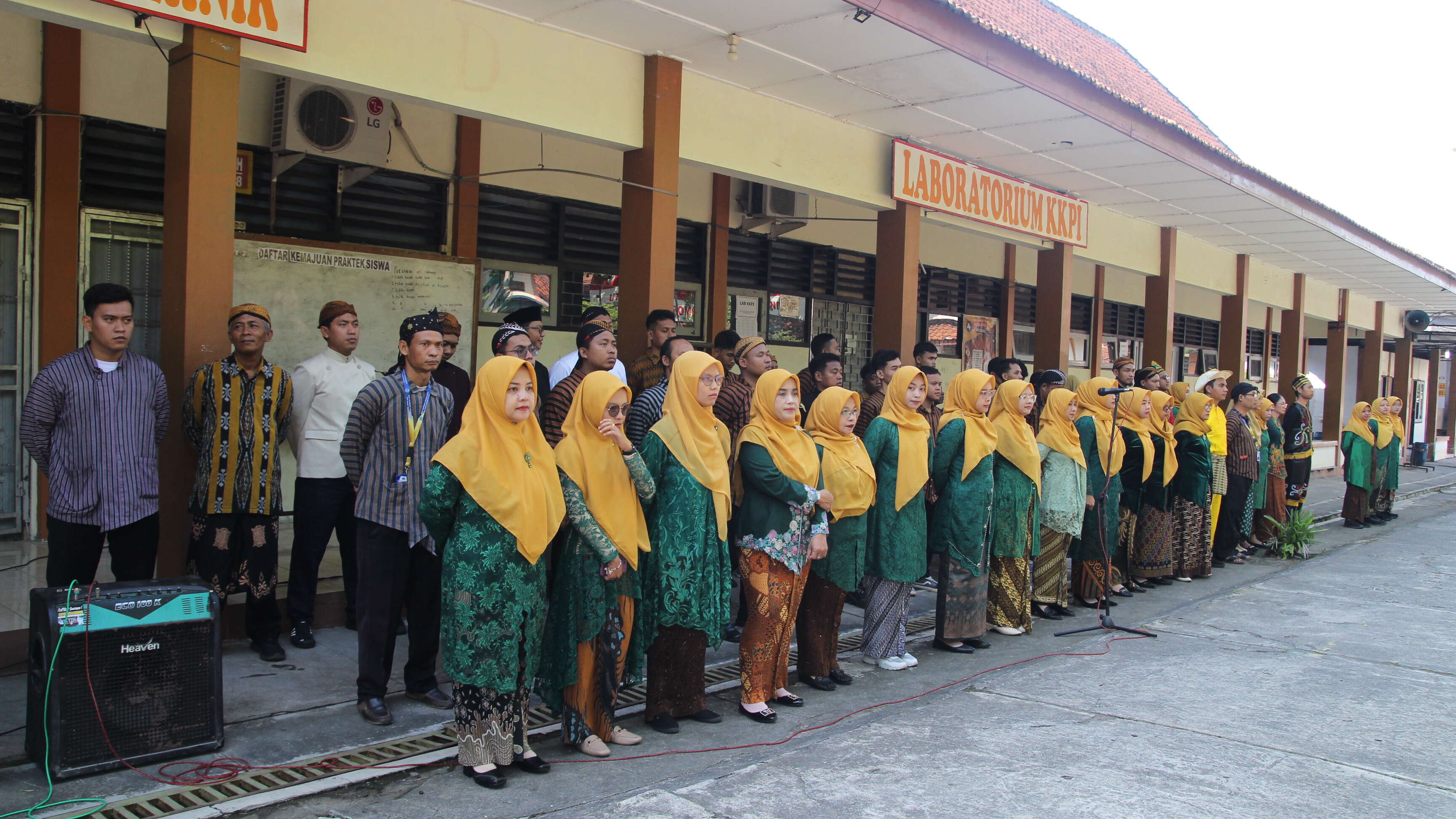Memperingati Hari Kartini