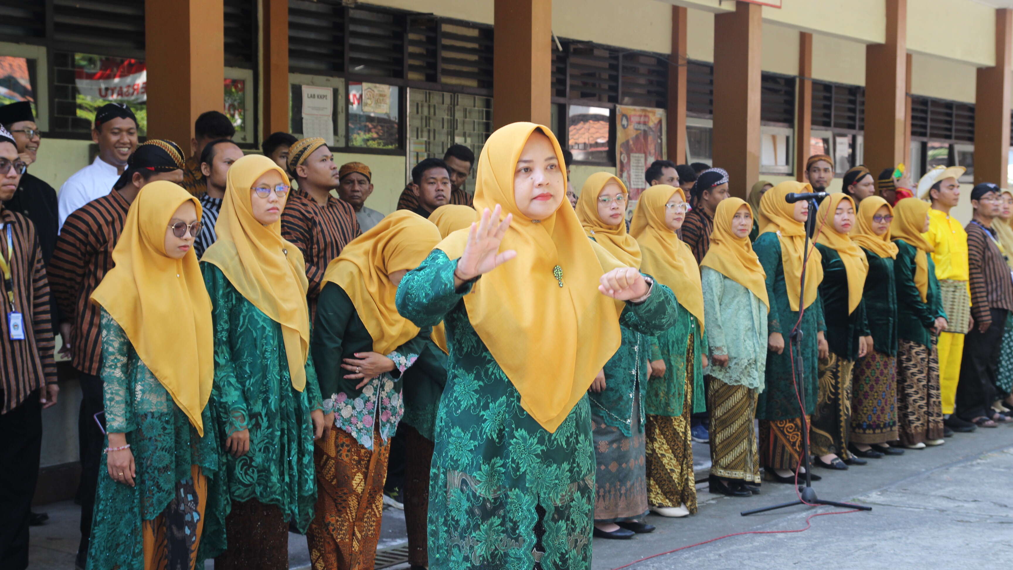 Memperingati Hari Kartini