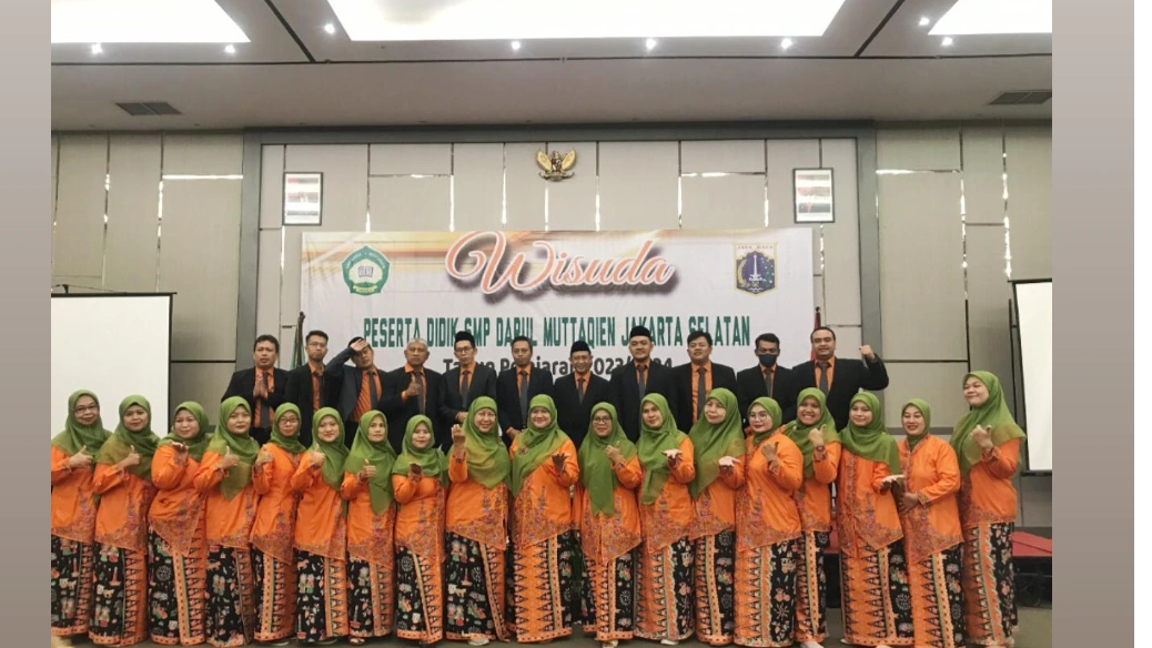 DEWAN GURU DAN STAF SMP DARUL MUTTAQIEN