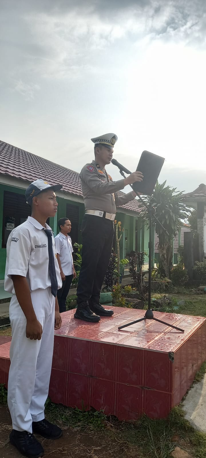 Upacara senin pagi