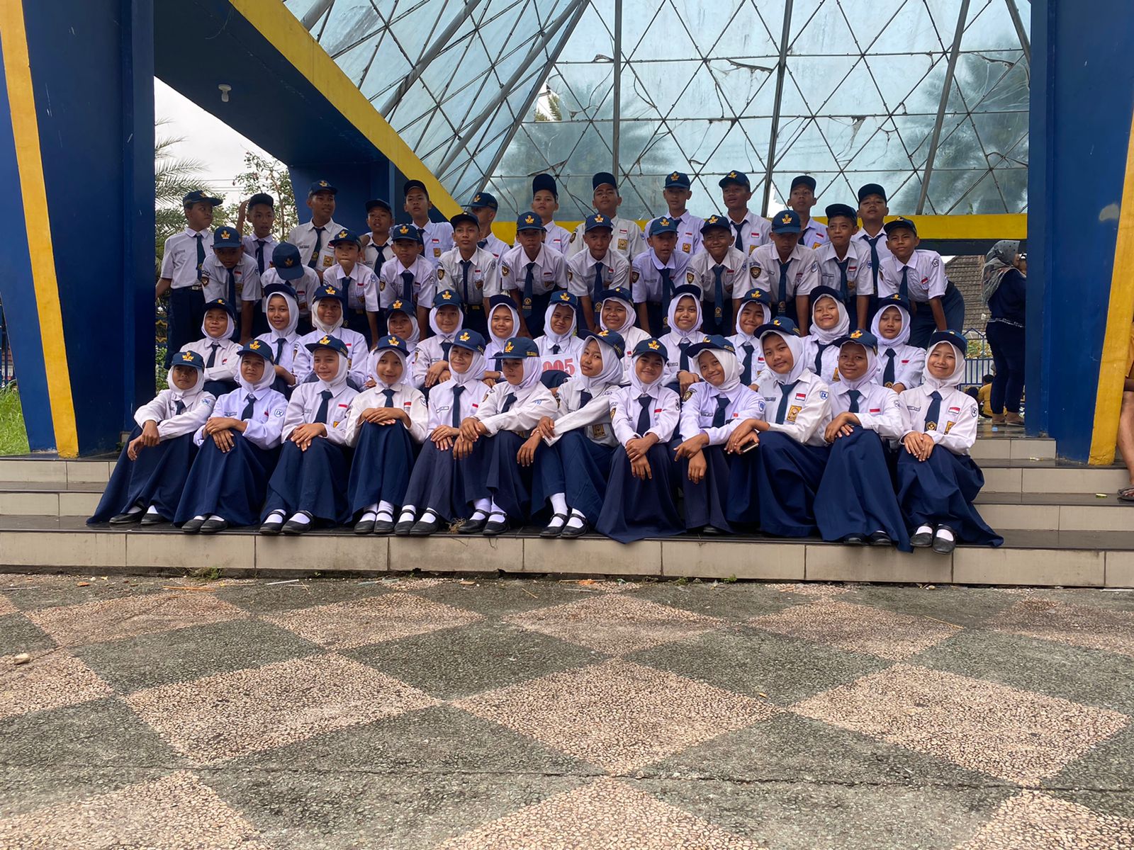 Tim Gerak Jalan Putra Putri SMP Negeri 5 Lubuklinggau