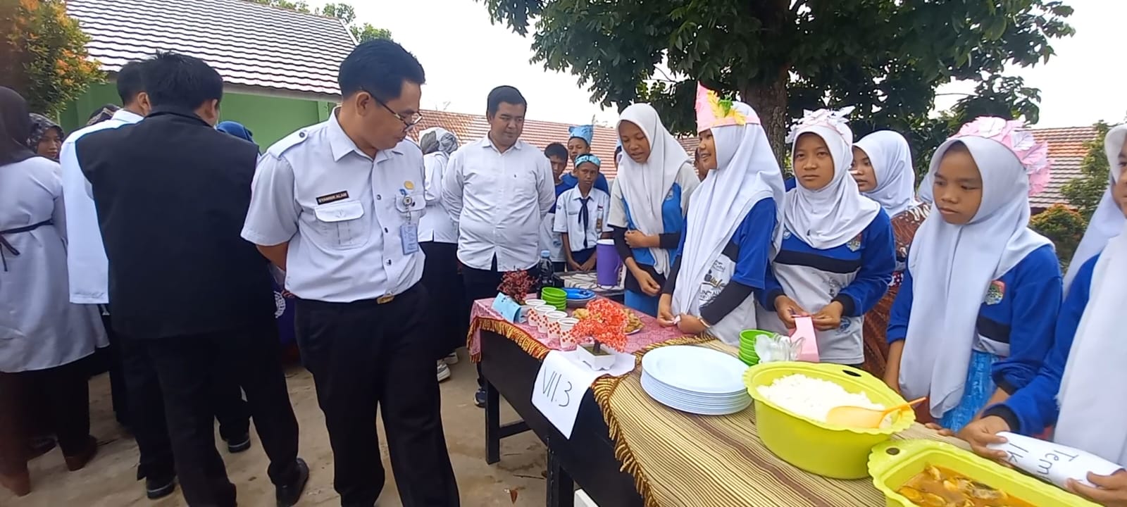 Gelar karya projek penguatan profil pelajar pancasila SMP Negeri 5 LLG