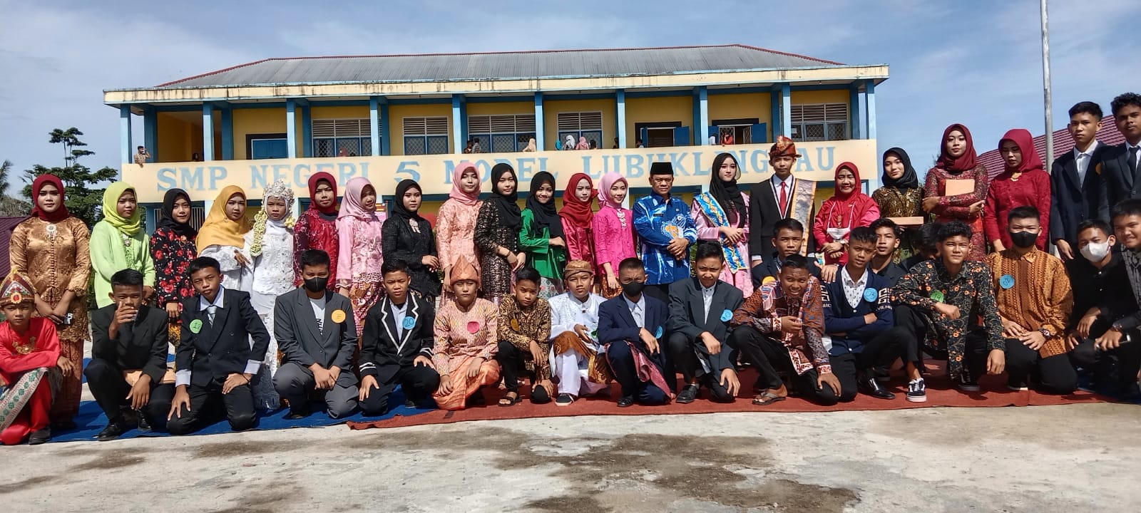 Fashion Show Hari Kartini