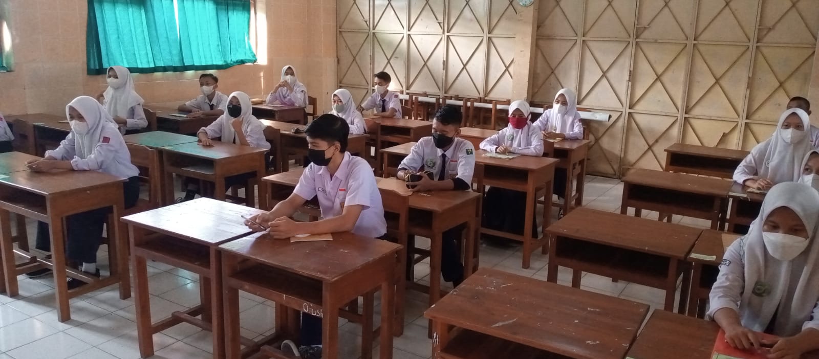Hari Pertama Ujian Sekolah Kelas IX Tahun Pelajaran 2021/2022