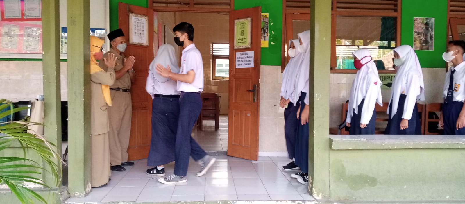 Hari Pertama Ujian Sekolah Kelas IX Tahun Pelajaran 2021/2022