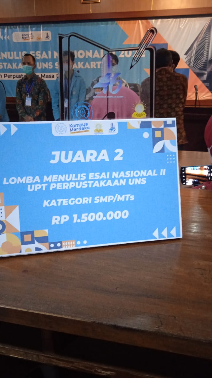 Juara II Lomba Menulis Esai Nasional II UPT Perpustakaan Kategori SMP/MTs, Azka Agustina