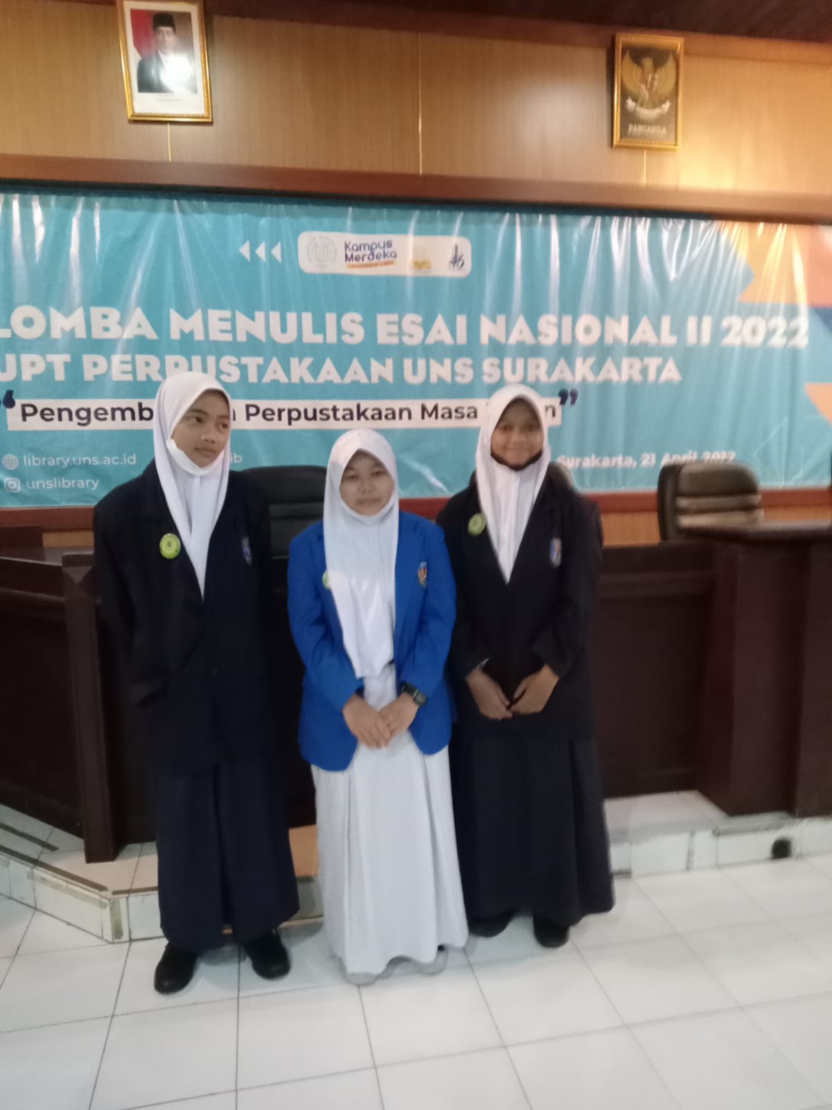 Lomba Menulis Esai Nasional II 2022 UPT Perpustakaan UNS Surakarta. Ananda Azka Agustina