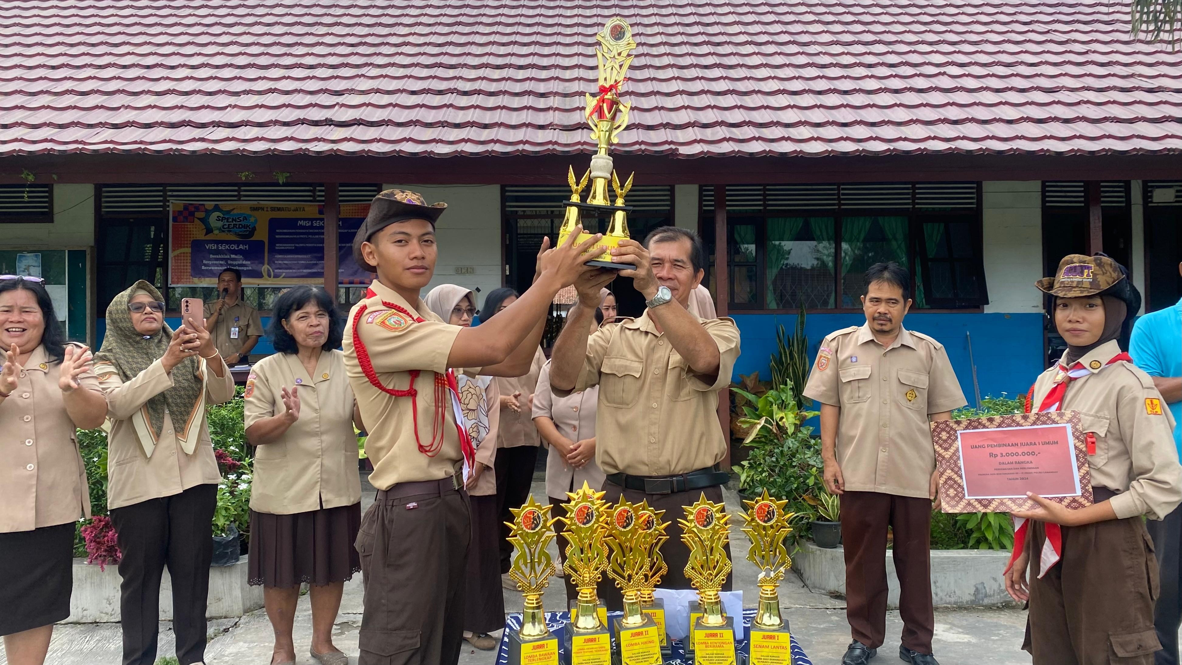 Serah Terima Piala kemenangan Lokhabara 6 (16-11-2024)