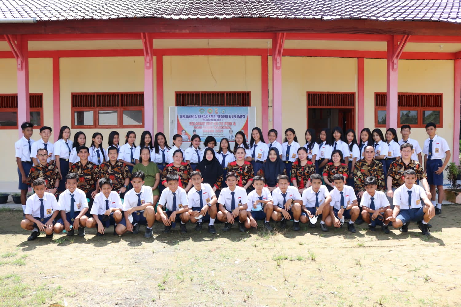 Sesi Foto Bersama Kelas IX Tahun Ajaran 2021-2022