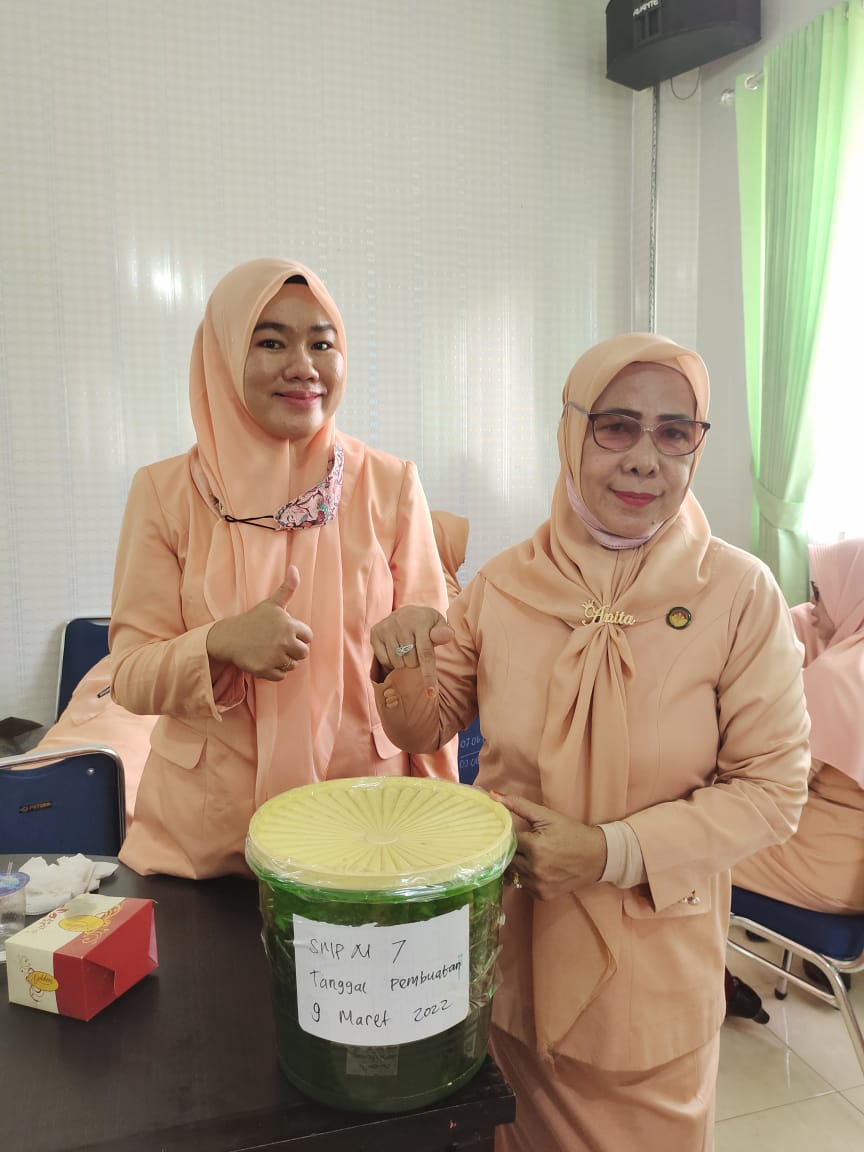 pembuatan eco enzim pertemuan rutin DW Dinas Pendidikan