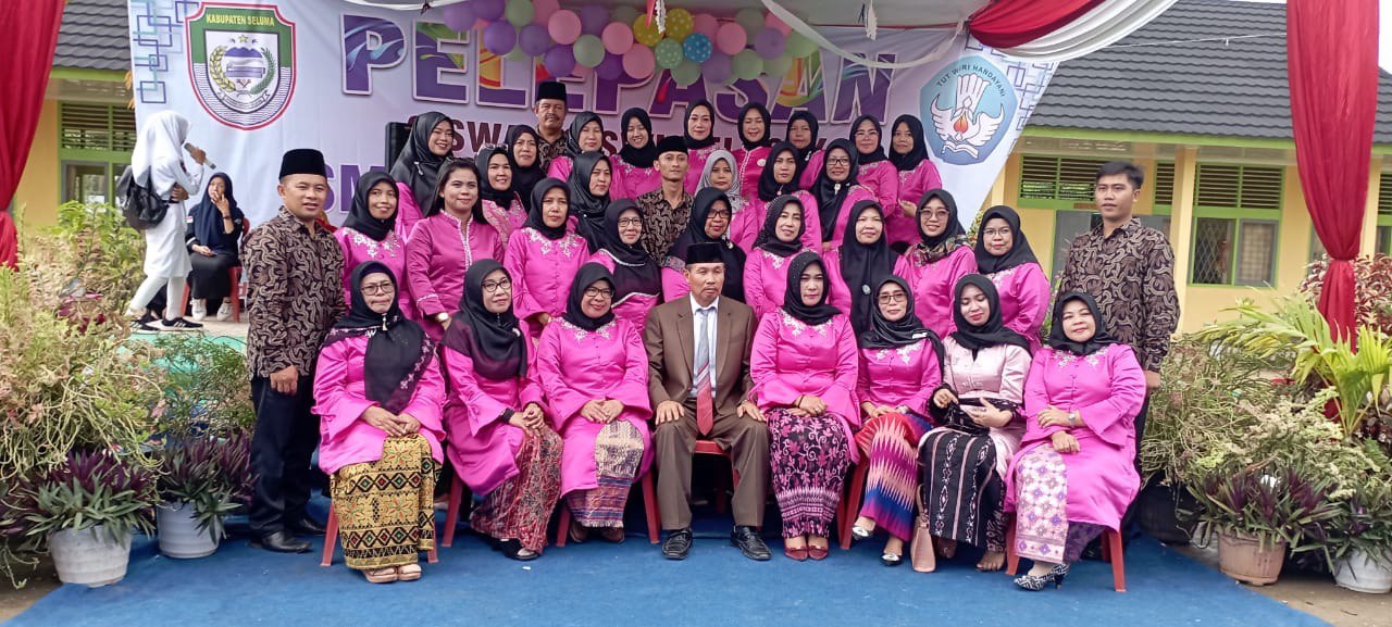 PELEPASAN SISWA / SISWI KELAS IX