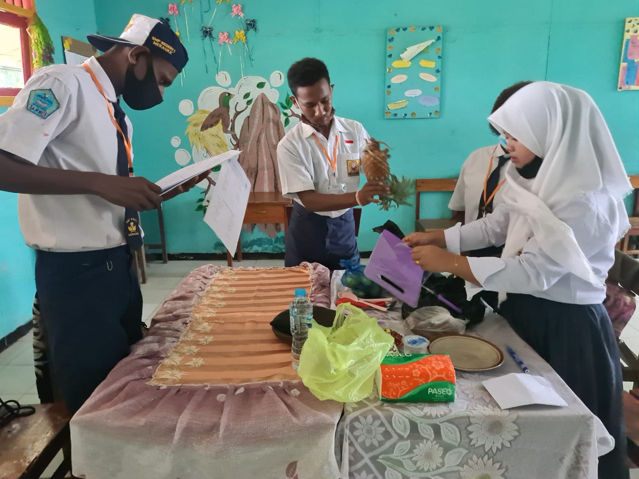 Ujian Sekolah Hari Ke-1 Kelas 9