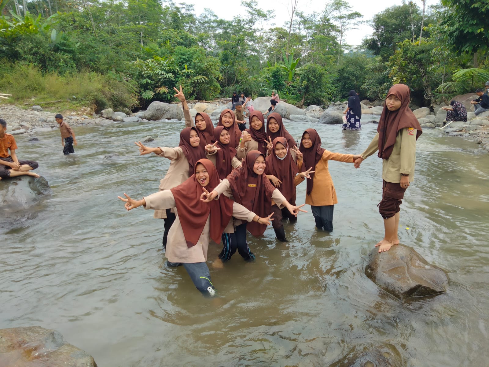 Album Empat