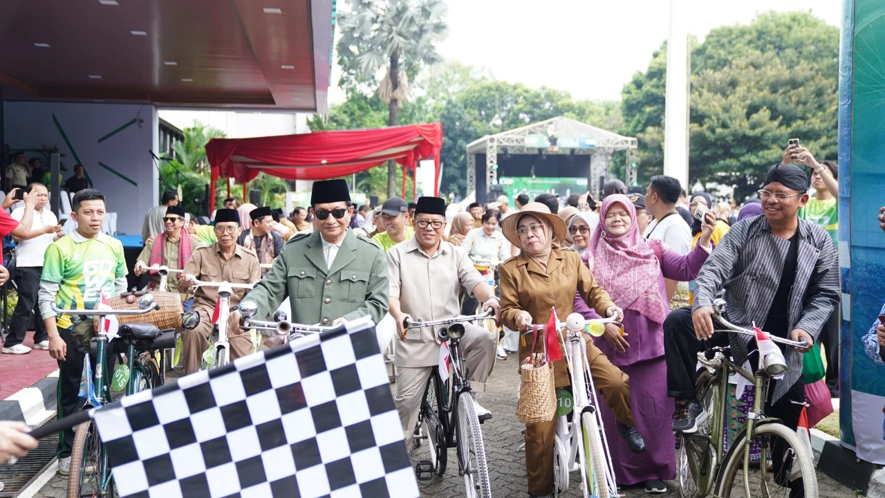 Gowes Onthel Hari Guru 2025 Tekankan Perjuangan Guru, Keberagaman, dan Filosofi Ekoteologi