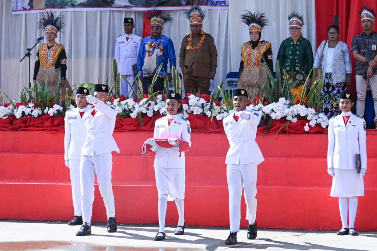 Peringatan Hari Guru Nasional di SMAN 1 Manokwari,  Terima Kasih Guru, Mengabdilah dengan Kasih