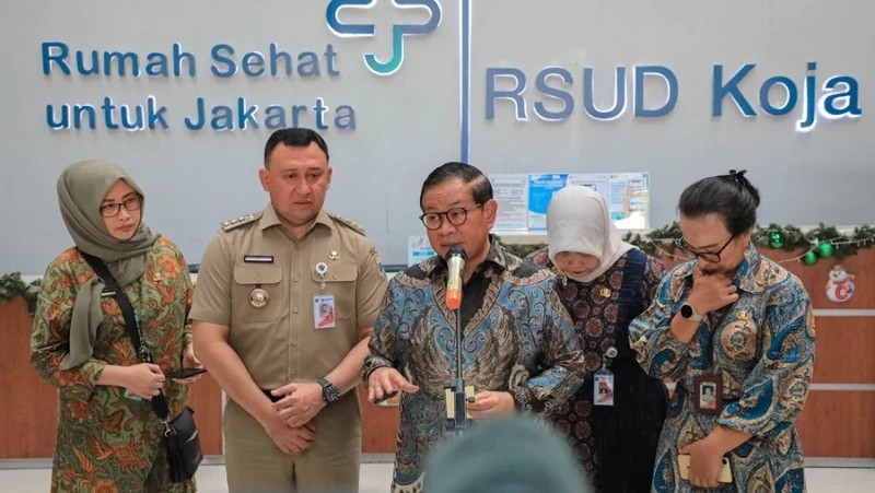 Gubernur DKI Jakarta dan Dirjen PAUD Dikdasmen Jenguk Siswa Korban Tertabrak Mobil MBG di Sekolah