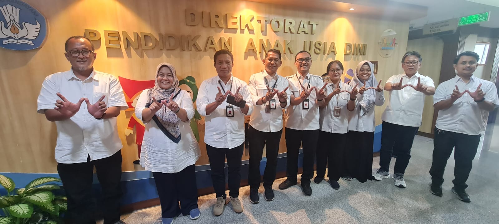 Komitmen Kemendes PDTT Dukung Wajib Belajar 13 Tahun, Siapkan Dana Insentif Guru PAUD dan Sediakan APE di Satuan PAUD Desa