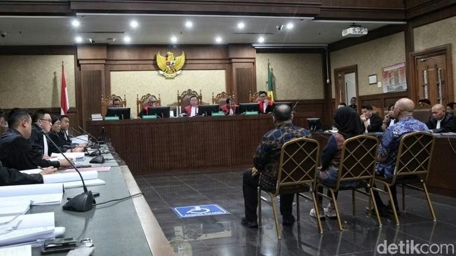 Ironi Chromebook: Gaji Selangit Konsultan Rp 163juta/Bulan di Tengah Proyek yang Mangkrak