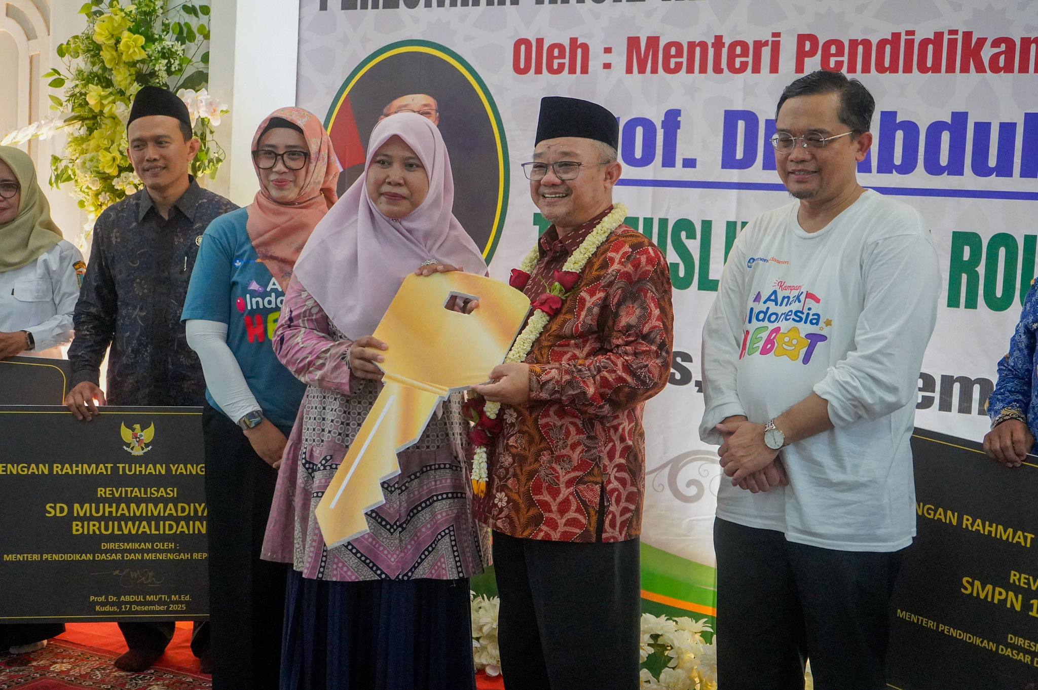 Wajah Baru Sekolah Program Revitalisasi,  Menenun Harapan dari Ruang Kelas, Ruang Bermain dan Sanitasi