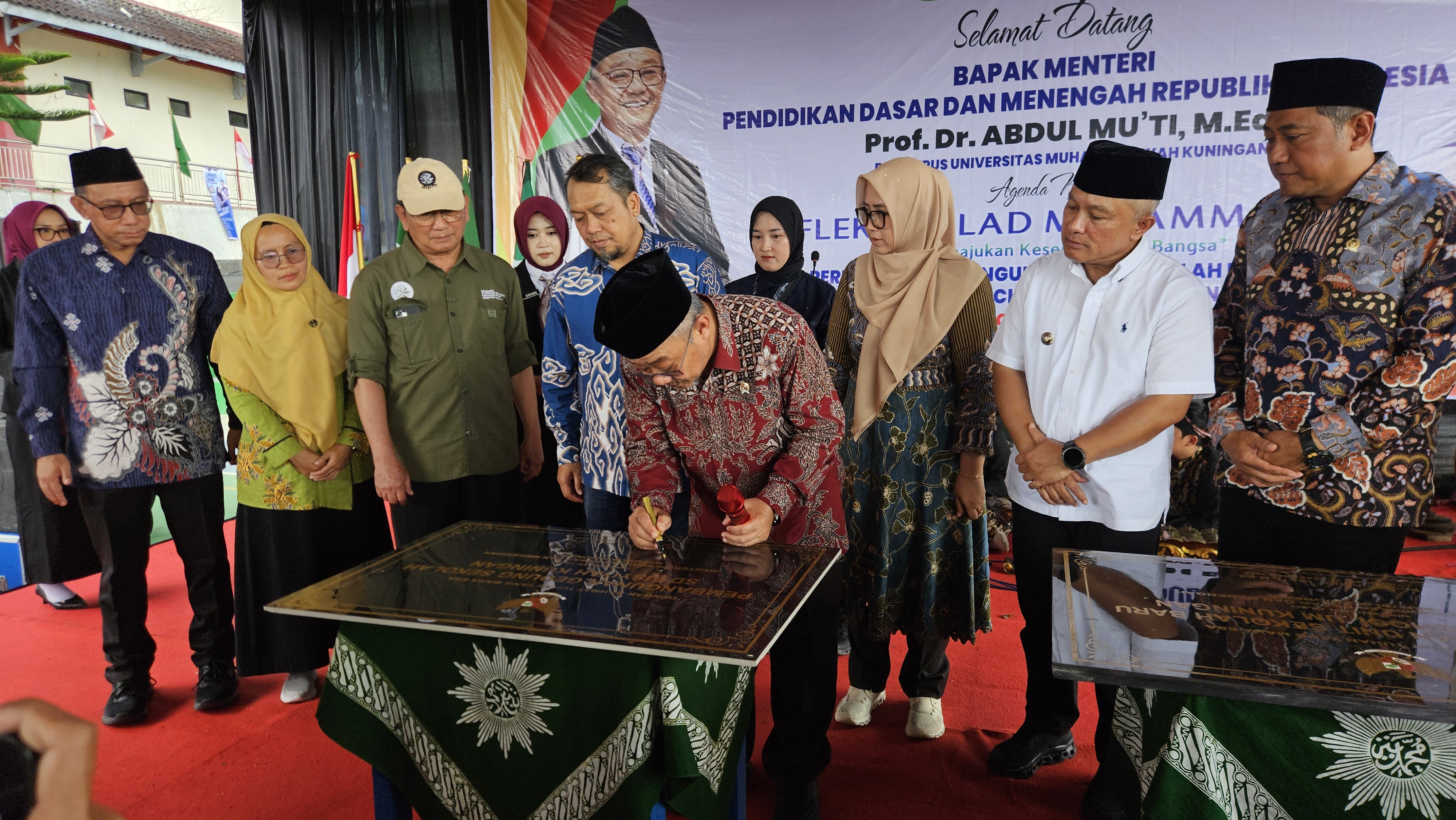 Mendikdasmen Resmikan Revitalisasi Sekolah di Kabupaten Kuningan, Sekolah Harus Jadi Ruang Belajar yang Menyenangkan dan Berkelanjutan Bagi Murid