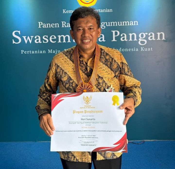 ITB Lahirkan Petani Super, Kisah Heri Sunarto dan Bintang Jasa Pratama di Karawang