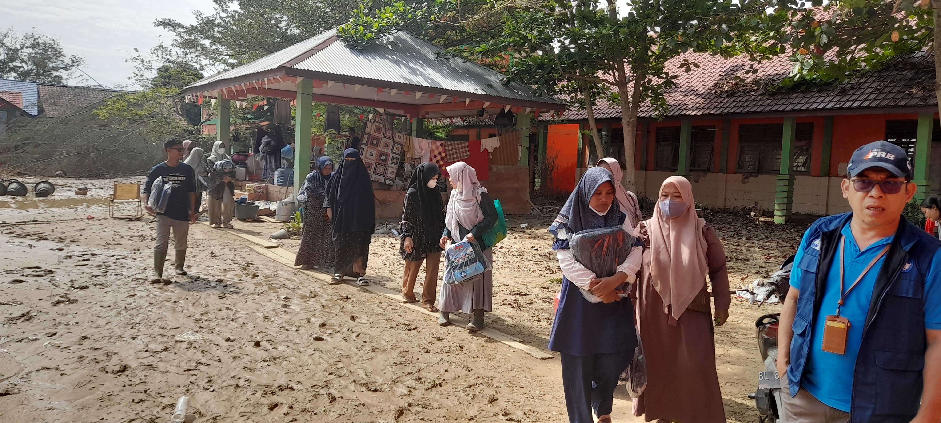 Pembersihan Satuan Pendidikan Terdampak Bencana Selesai 1-2 Minggu Kedepan