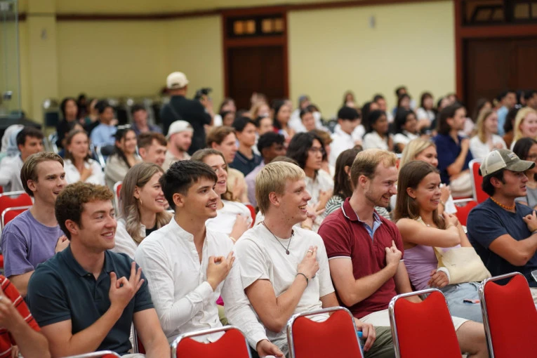 Redupnya Gema Bahasa Indonesia di Negeri Kanguru: Sebuah Alarm Budaya