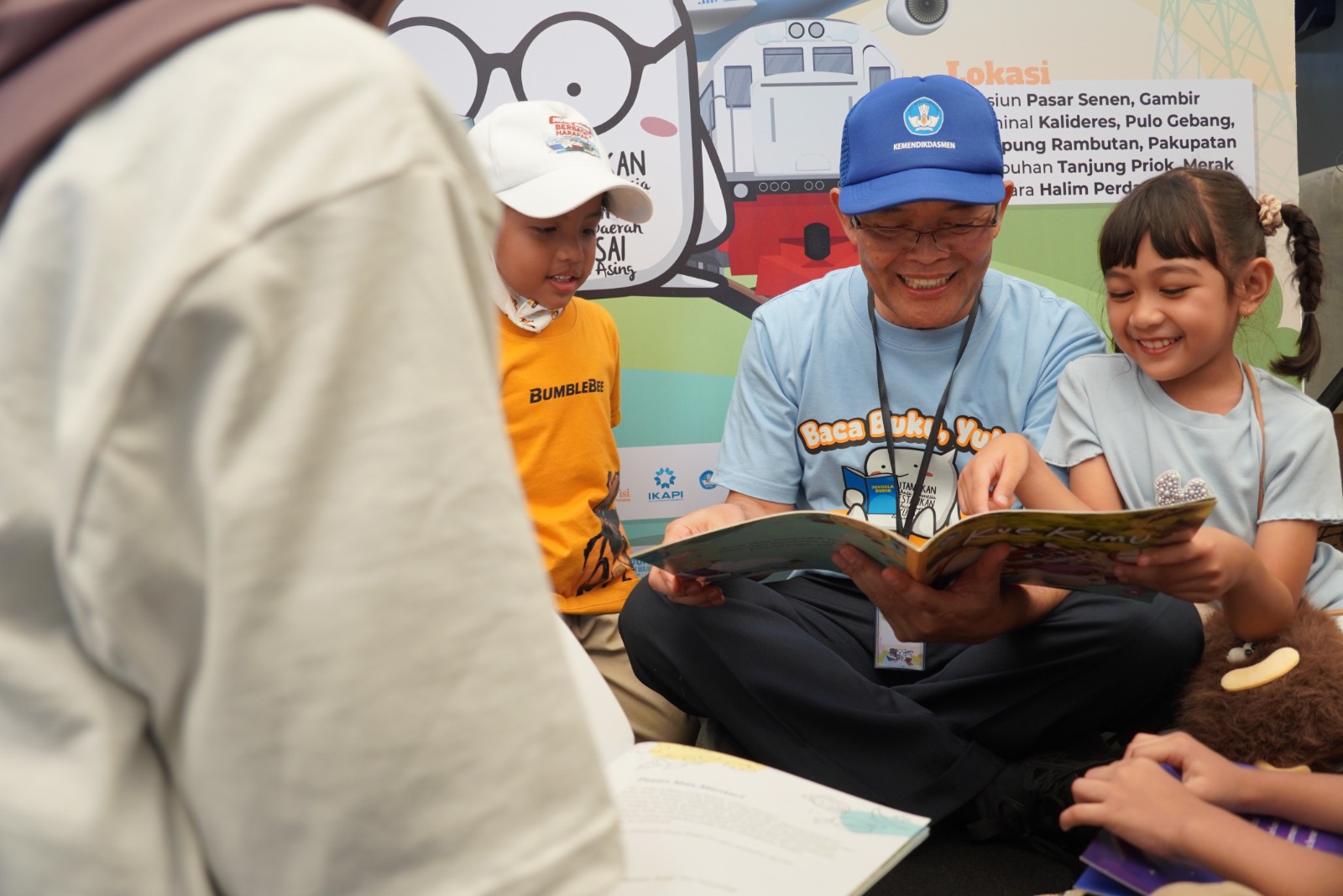 42.000 Buku Bacaan dan Komik Anak Usia Dini Terbitan Kemendikdasmen dan Buku Bacaan Digital Disambut Antusias Pemudik
