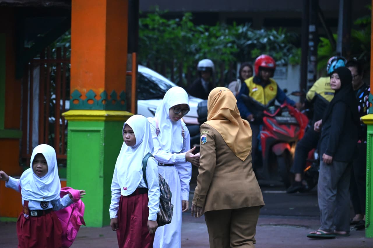 Ekosistem Pendidikan Implementasi Transformasi Budaya Kerja dan Gerakan Hemat Energi