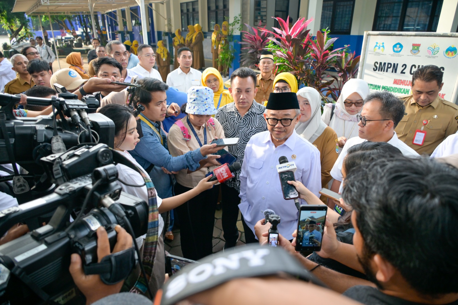 Mendikdasmen Tinjau Hari Pertama Pelaksanaan TKA SMP, Pastikan Berjalan Kredibel dan Lancar