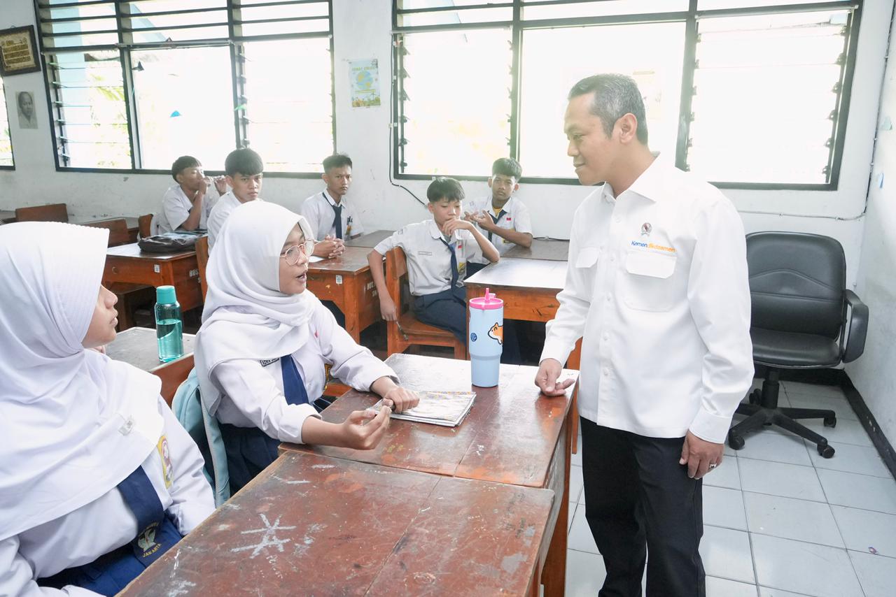 Wamendikdasmen Terkesan Keseruan Siswa Menghadapi Tes Kemampuan Akademik Dengan Gembira